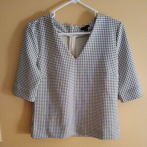 Ann Taylor v neck top size S